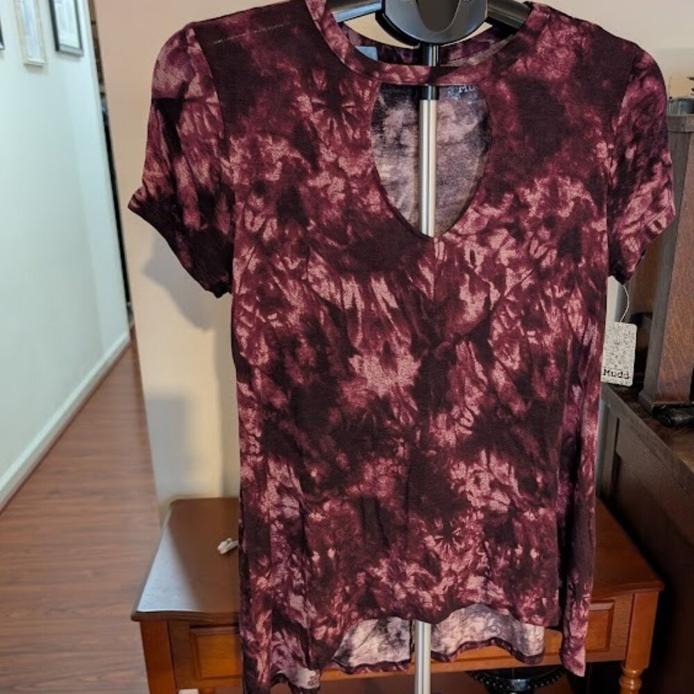 NWT Mudd Tie Dye Keyhole Neck High Low Top T-Shirt M New Tee